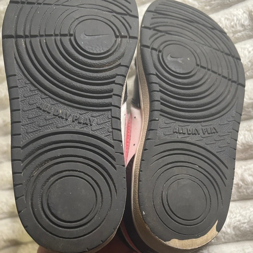 Nike Kids Sneakers - Black and Pink